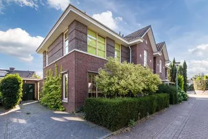 Twee-onder-één-kap te koop: Ben Sikkenlaan 3, Hamelakkers Wageningen