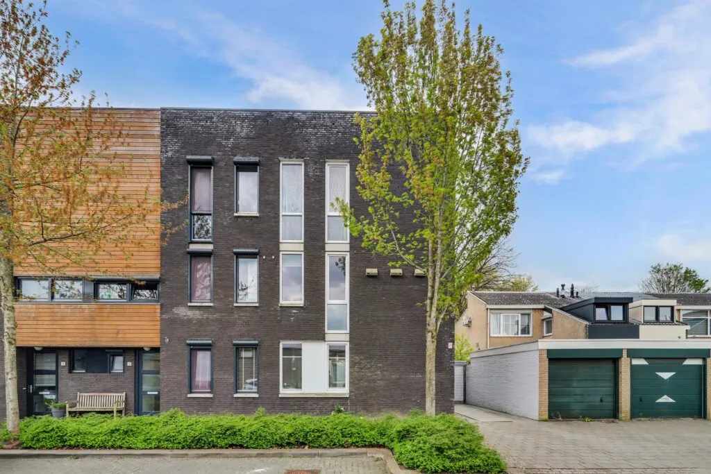 Hoekwoning te koop: Benatzkystraat 20, Tilburg