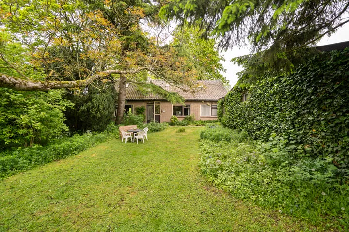 Vrijstaande woning te koop: Benedeneindseweg 21, Deil Deil