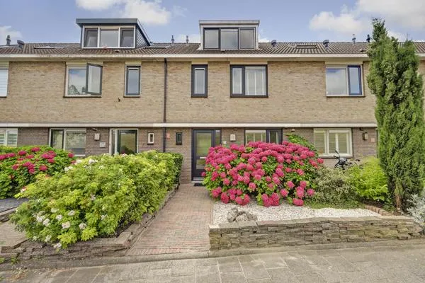 Tussenwoning te koop: Benedenrijweg 525, Bolnes Ridderkerk