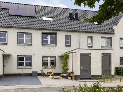 Tussenwoning te koop: Benedenveer 8, Benedenveer Sliedrecht