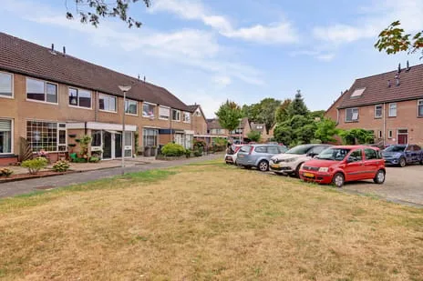 Terraced house for sale: Benedictushof 93, Monnikenhof centrum Vianen (Ut)