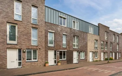 Tussenwoning te koop: Beneluxlaan 592, Europakwartier W.-Noord Almere