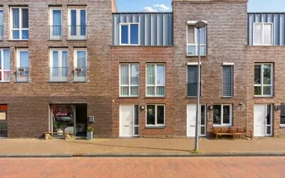Tussenwoning te koop: Beneluxlaan 610, Europakwartier W.-Noord Almere