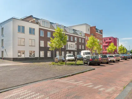 Appartement te koop: Beneluxlaan 611, Almere