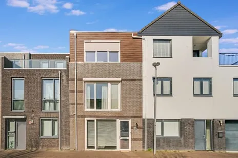 Tussenwoning te koop: Beneluxlaan 668, Europakwartier W.-Noord Almere