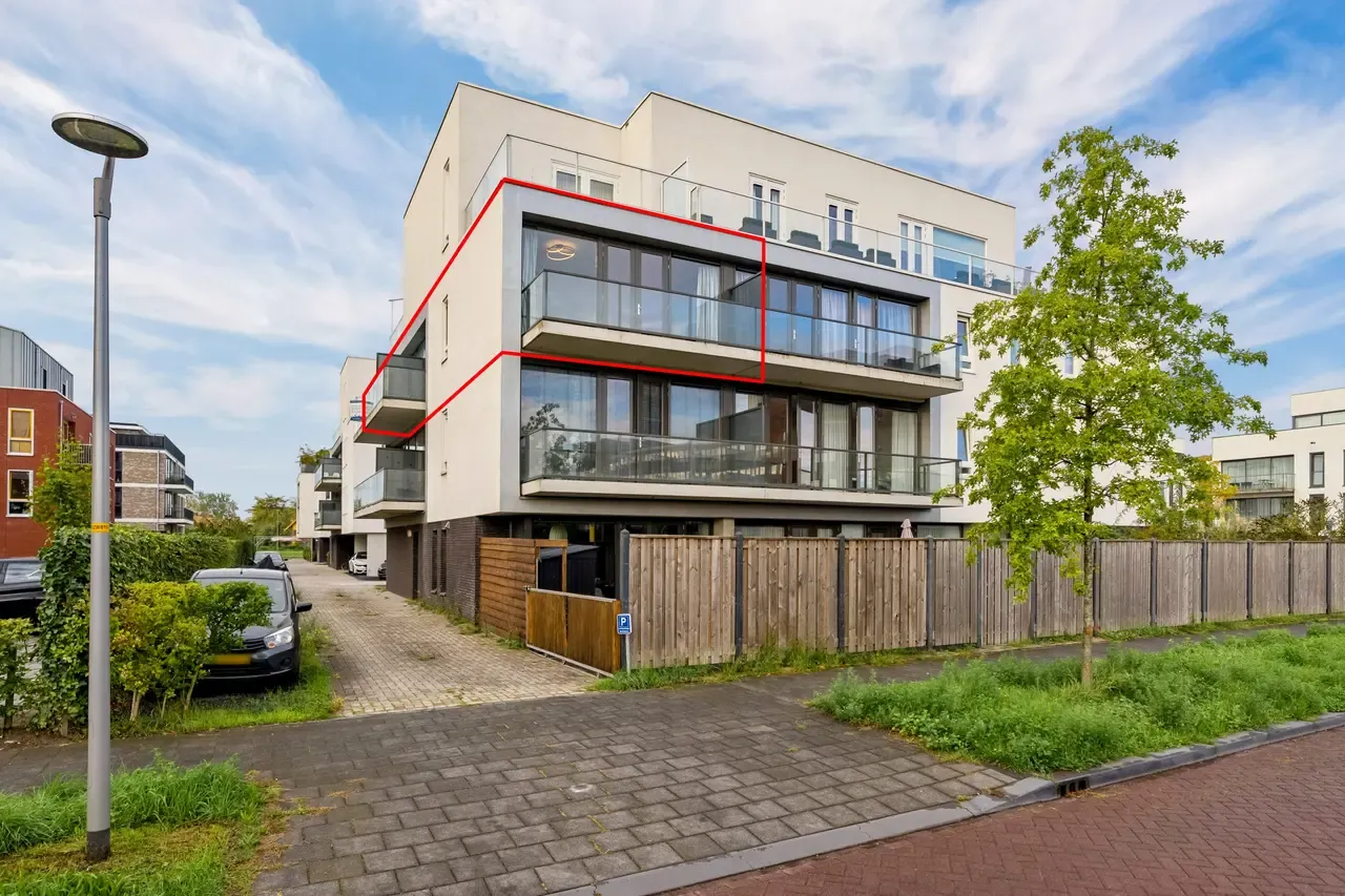Appartement te koop: Beneluxlaan 893, Almere