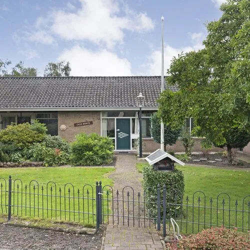 Vrijstaande woning te koop: Beneluxplantsoen 1, Coevorden