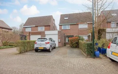 Tussenwoning te koop: Benraatshoef 37, Raamsdonksveer