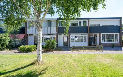 Tussenwoning te koop: Bensingecamp 13, Angelslo Emmen