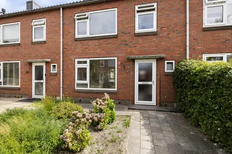 Tussenwoning te koop: Benthem Reddingiusstraat 28, Assen