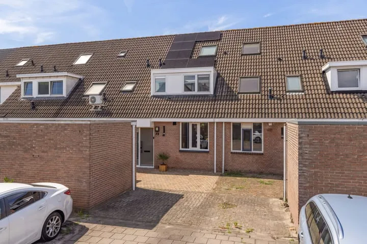 Tussenwoning te koop: Benthuizenstraat 72, Gesworen Hoek West Tilburg