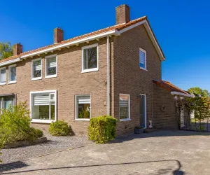 Twee-onder-één-kap te koop: Bentlagestraat 14, Ter Apel Ter Apel