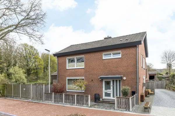 Vrijstaande woning te huur: Benzenrade 1, Heerlen