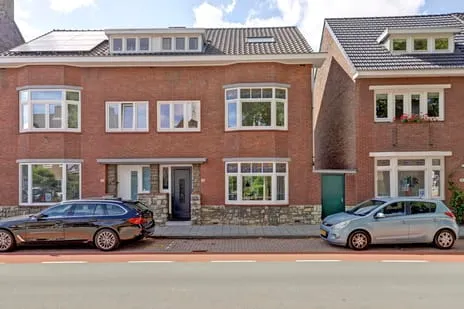 Twee-onder-één-kap te koop: Benzenraderweg 70, Aarveld Heerlen