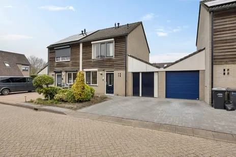 Tussenwoning te koop: Bereklauw 10, Klazienaveen-Noord Klazienaveen