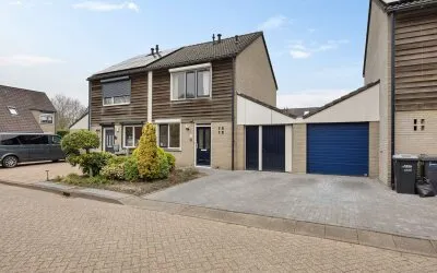 Tussenwoning te koop: Bereklauw 10, Klazienaveen-Noord Klazienaveen