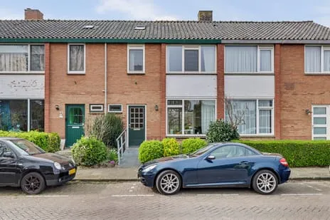 Tussenwoning te koop: Berestein 43, Kwintsheul Centrumgebied Kwintsheul