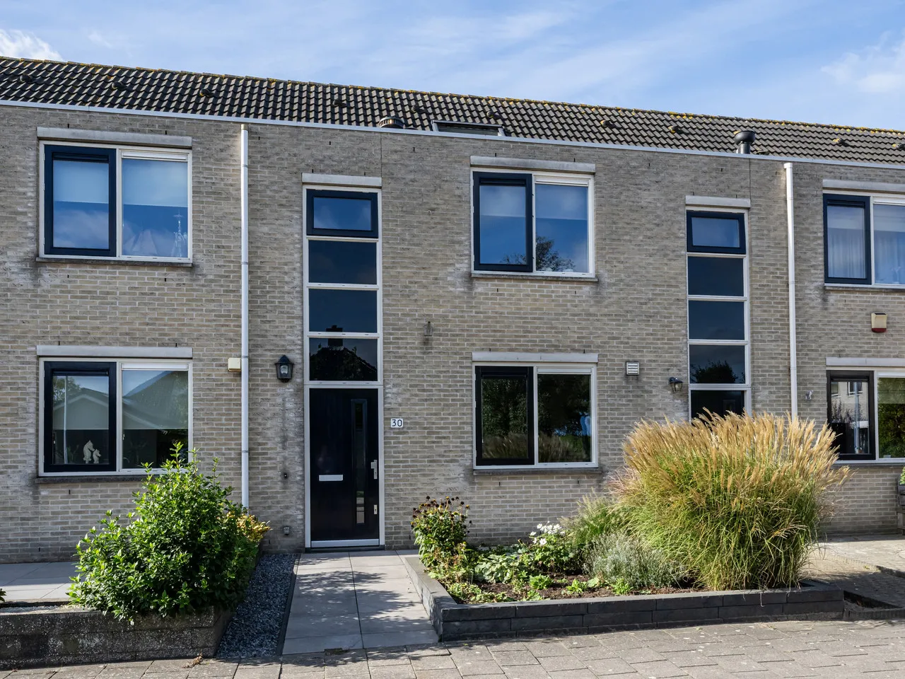 Tussenwoning te koop: Beresteyn 30, Goedereede