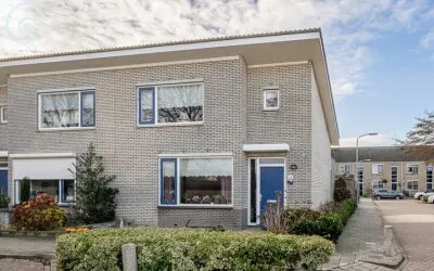 Twee-onder-één-kap te koop: Beresteyn 54, Goedereede woonkern Goedereede