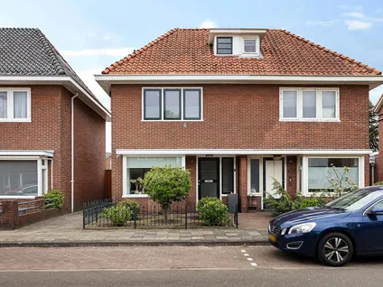 Twee-onder-één-kap te koop: Berfloweg 127, Berflo Es Zuid Hengelo