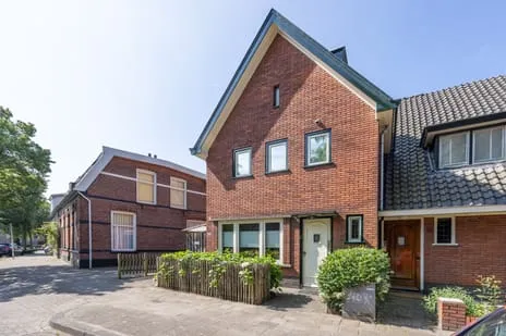 Twee-onder-één-kap te koop: Berfloweg 68, Berflo Es Noord Hengelo