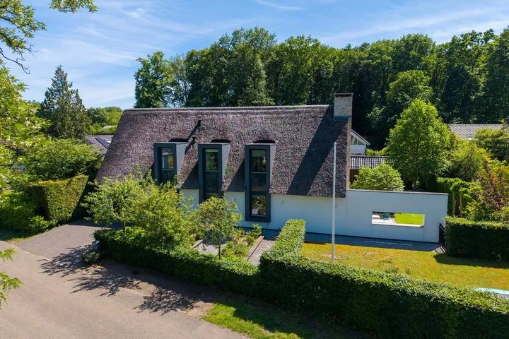 Vrijstaande woning te koop: Berg en Bos 3, Villapark Hattem