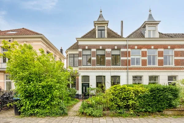 Corner house for sale: Berg en Dalseweg 218, Hengstdal Nijmegen