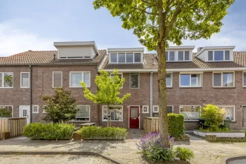 Tussenwoning te koop: Bergen op Zoomstraat 27, Het Ven Eindhoven