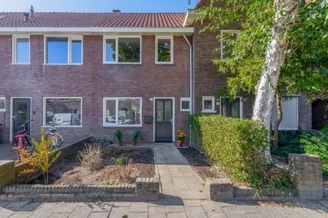 Tussenwoning te koop: Bergen op Zoomstraat 43, Het Ven Eindhoven