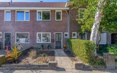 Terraced house for sale: Bergen op Zoomstraat 43, Het Ven Eindhoven