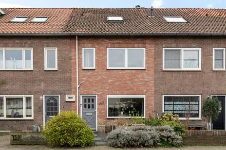 Tussenwoning te koop: Bergen op Zoomstraat 155, Het Ven Eindhoven