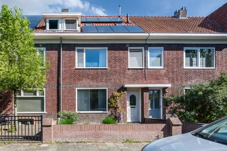 Tussenwoning te koop: Bergen op Zoomstraat 6, Het Ven Eindhoven