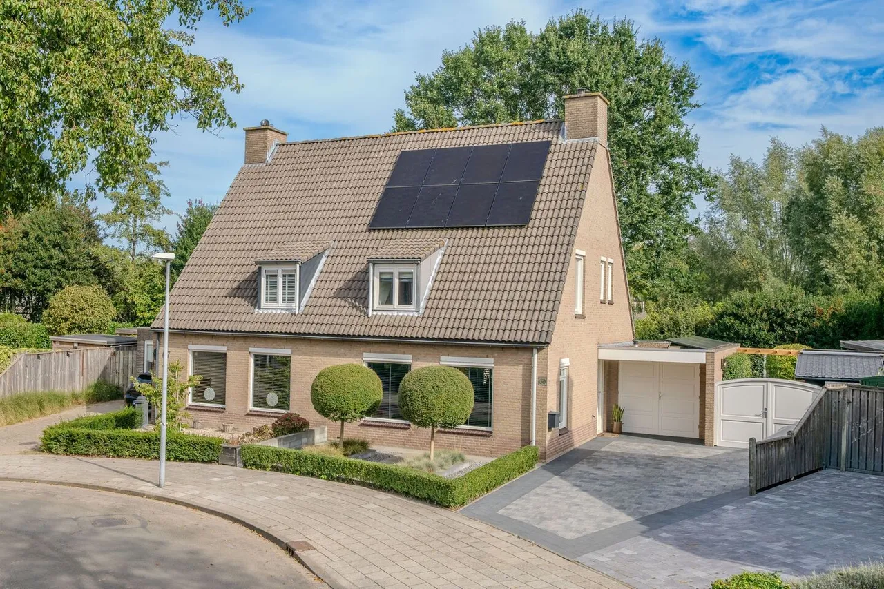 Twee-onder-één-kap te koop: Bergerhei 69, Veldhoven