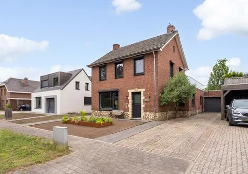 Twee-onder-één-kap te koop: Bergerothweg 28, Stramproy Stramproy