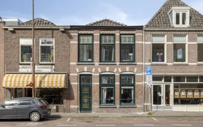 Tussenwoning te koop: Bergerweg 4, Bloemwijk en Zocherkwartier Alkmaar
