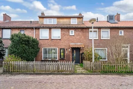 Tussenwoning te koop: Berghuisstraat 13, Oostertuinen Beverwijk