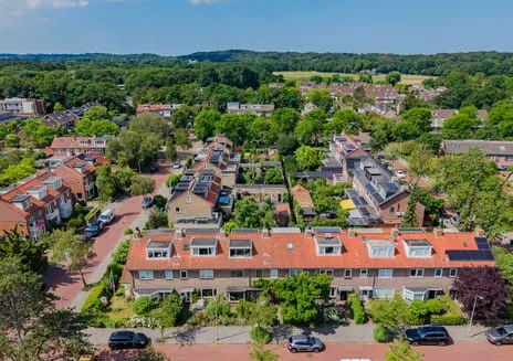 Tussenwoning te koop: Berglaan 11, Santhaesbuurt Santpoort-Noord