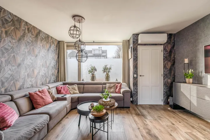 Tussenwoning te koop: Berglaan 120, Zoetermeer