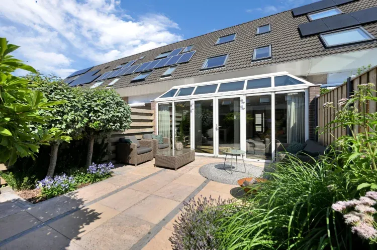 Tussenwoning te koop: Bergmolen 10, Maassluis