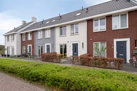 Tussenwoning te koop: Bergmolenstraat 10, Oost-Loon Loon Op Zand