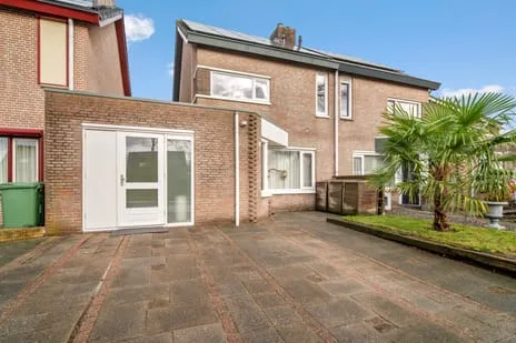Tussenwoning te koop: Bergrand 4, Minnebeek-Watermolen Roosendaal