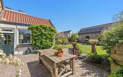Twee-onder-één-kap te koop: Bergsestraat 5, Wouw Wouw