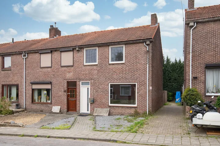 Hoekwoning te koop: Bergstraat 15, Mariarade-Noord Hoensbroek