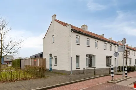 Twee-onder-één-kap te koop: Bergstraat 33, Oud-Loon Loon Op Zand