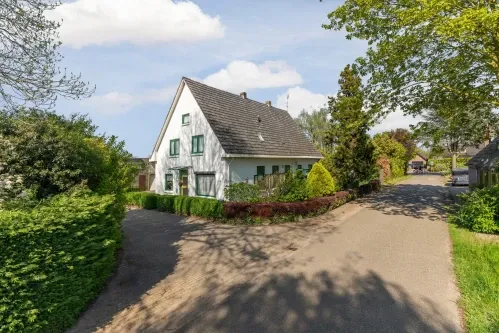 Twee-onder-één-kap te koop: Bergstraat 4, Lent Lent