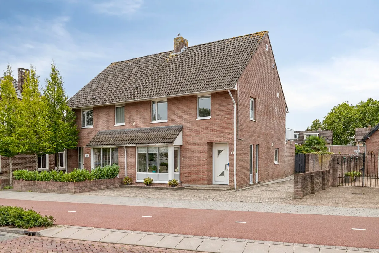 Twee-onder-één-kap te koop: Bergstraat 61, Valkenswaard