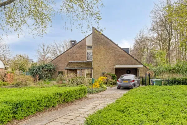 Vrijstaande woning te koop: Bergumlaan 2, Holthuizen Arnhem