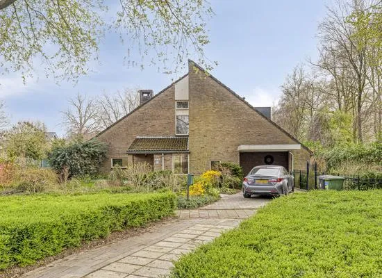 Vrijstaande woning te koop: Bergumlaan 2, Holthuizen Arnhem