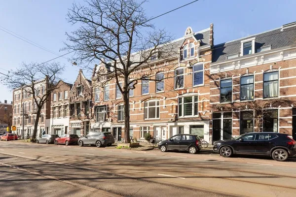 Apartment for sale: Bergweg 143B, Liskwartier Rotterdam